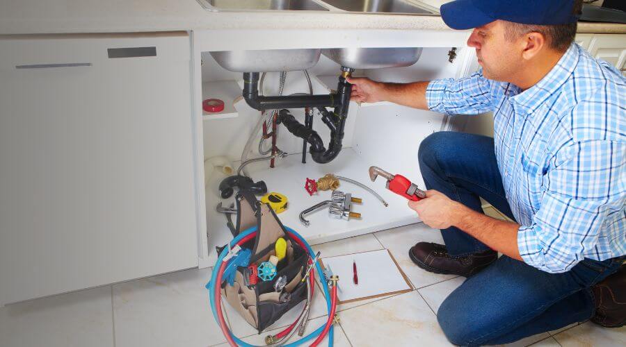 Professional clogged toilet repair in Hiland, WY